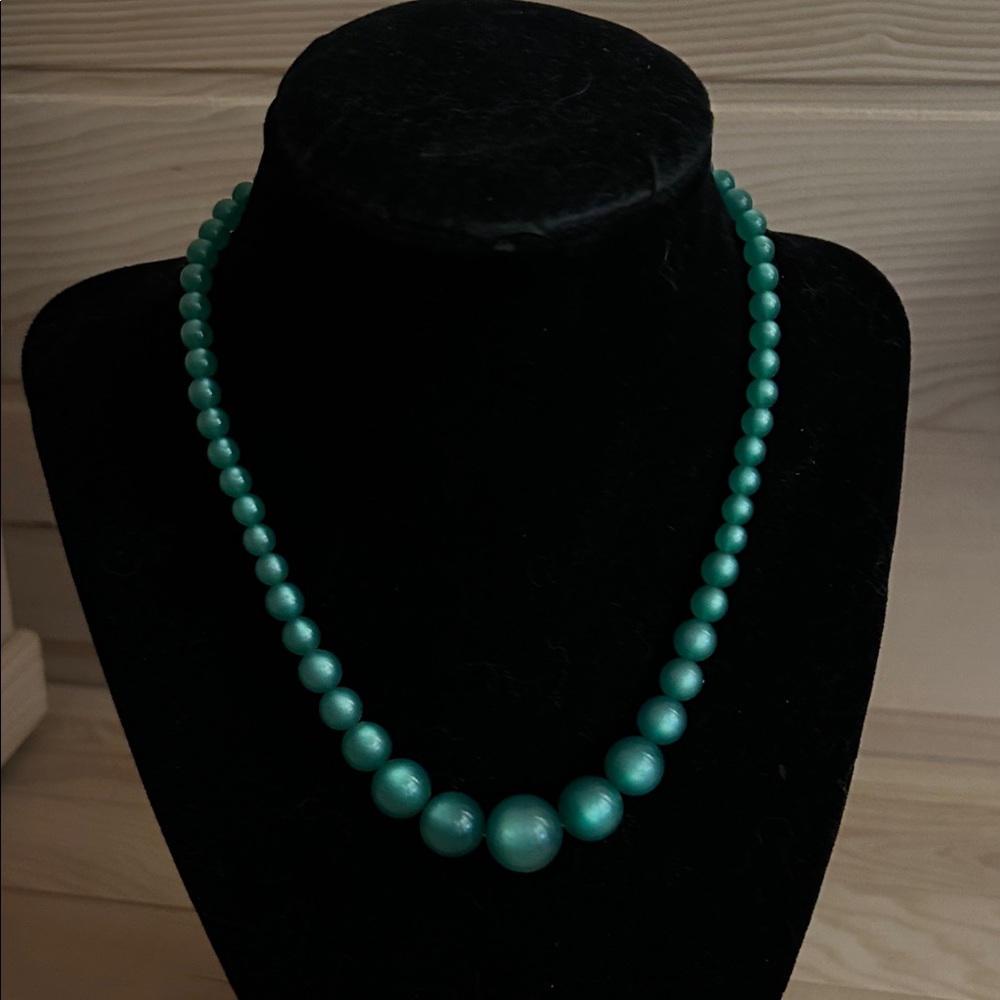 Elegant Green Beaded Necklace